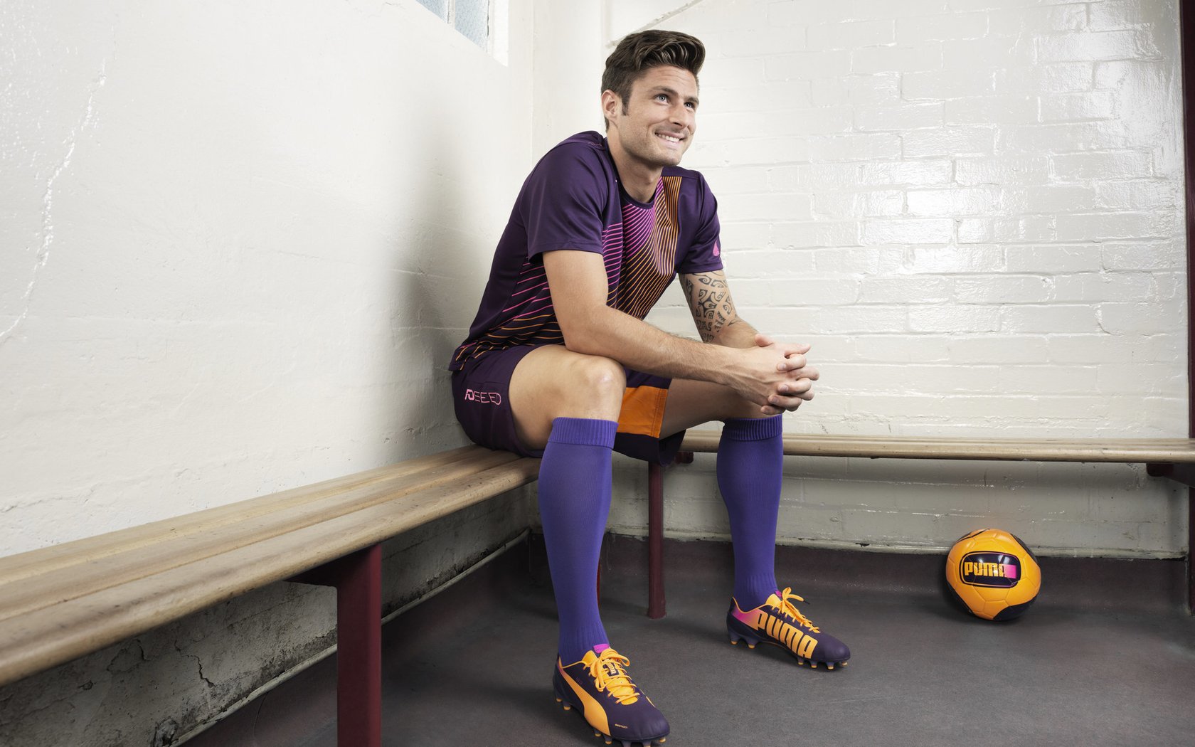 持球突破型球员如何避免进攻犯规，持球突破时防守人哪些动作是犯规的